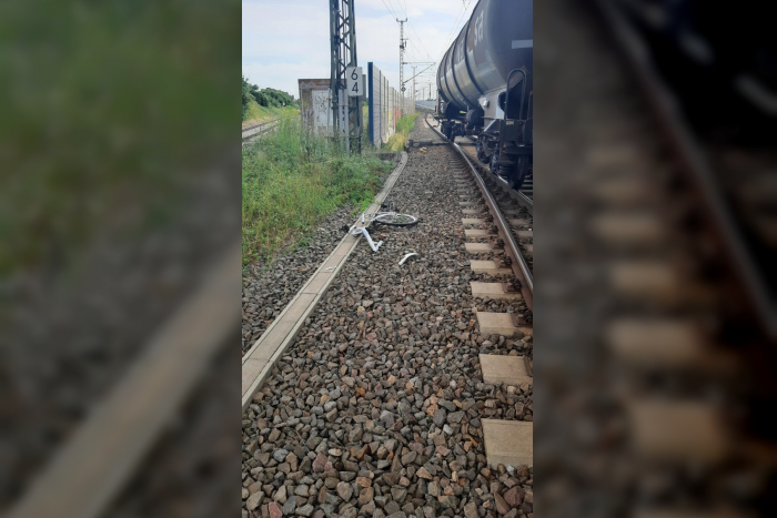 Zeugenaufruf Bundespolizei: Fahrräder von Brücke geworfen