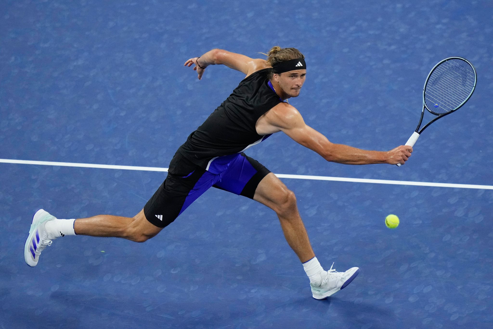 Zverev übersteht Nachtschicht bei US Open – Djokovic raus