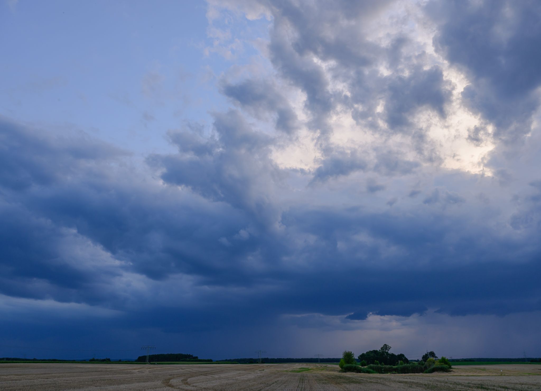 Wechselhaftes Wetter am Wochenende, Abkühlung am Sonntag erwartet