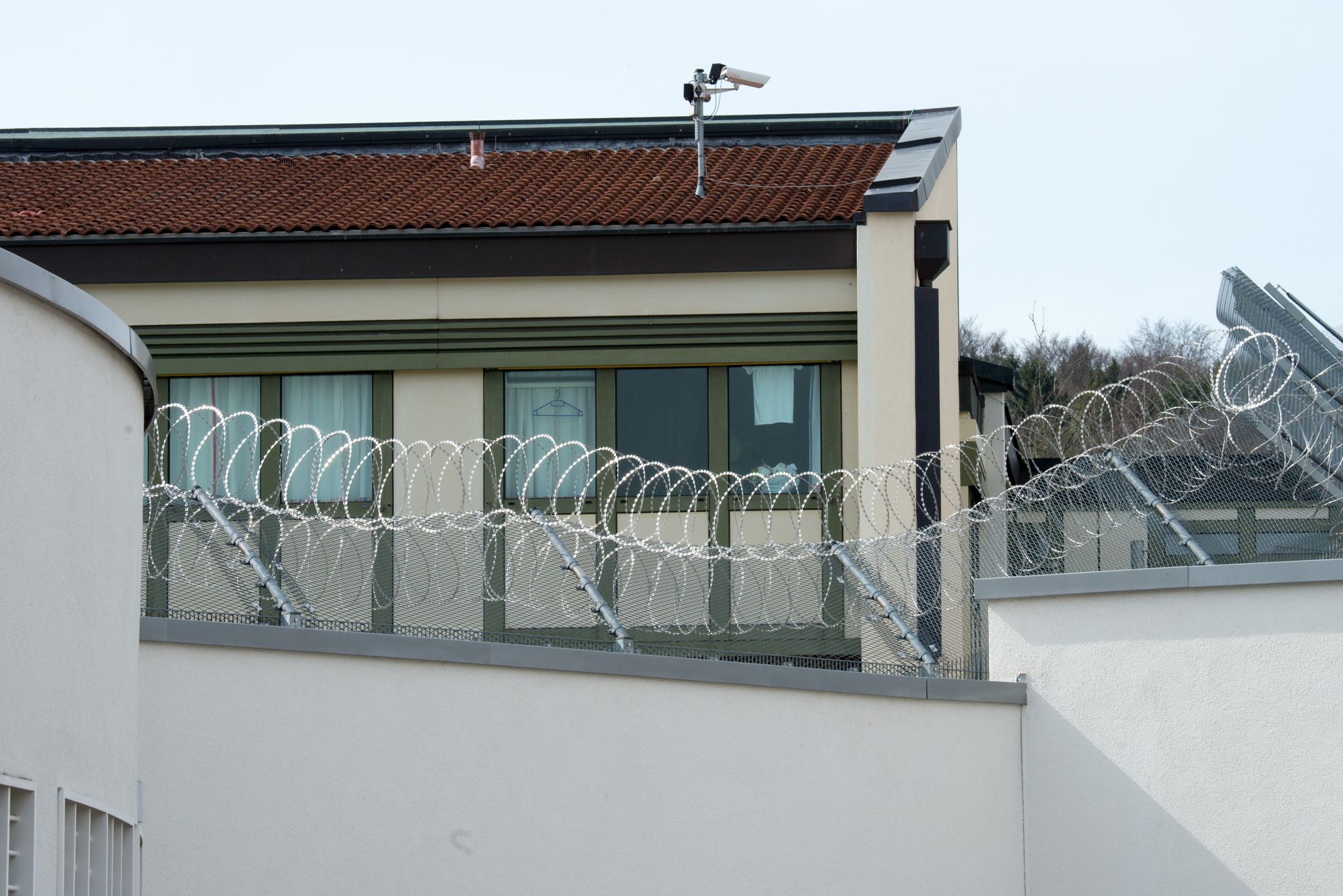 Flucht aus Klinik in Straubing: Großfahndung nach vier Männern