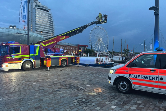Bremerhaven: Touristen retten Frau aus Wasser