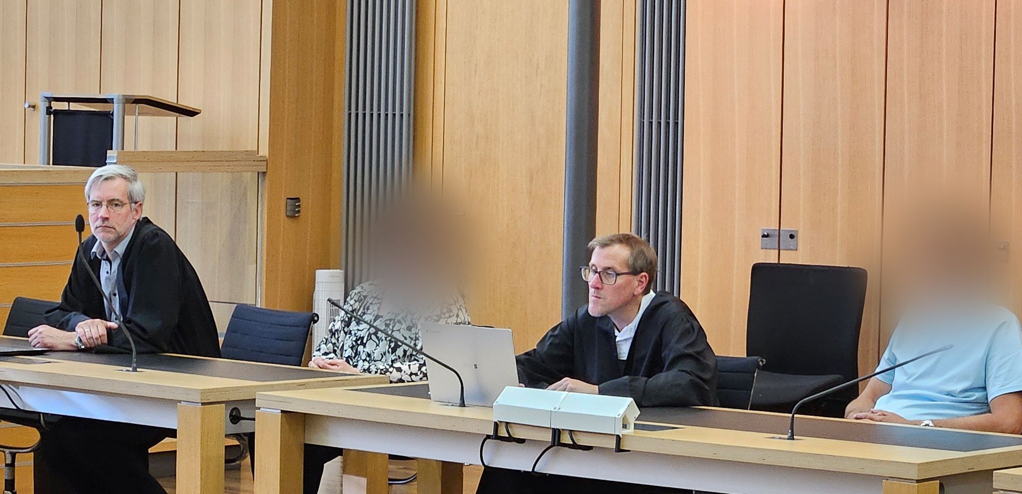 Ehepaar erneut wegen Vergewaltigung der Tochter vor Gericht