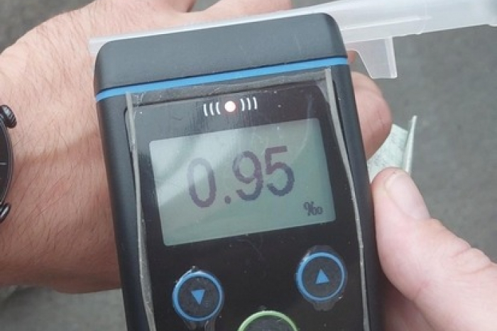 Handewitt: Autofahrer versucht zu Tanken; Cannabis dabei