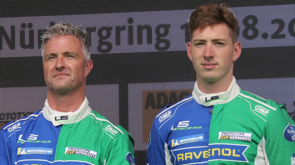 Cora Schumacher kein Thema: Ralf und David Schumacher feiern Renn-Sieg