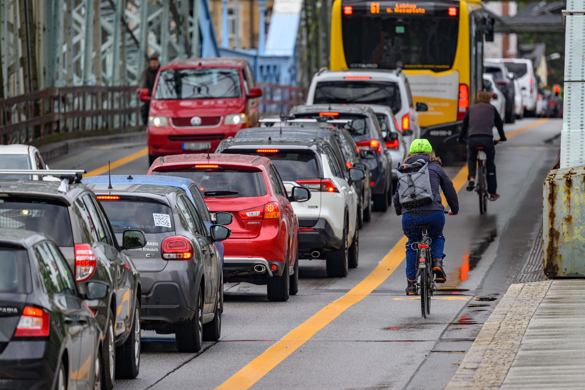 Die FDP fordert pro Auto: Kostenlose Parkplätze und kein Tempolimit