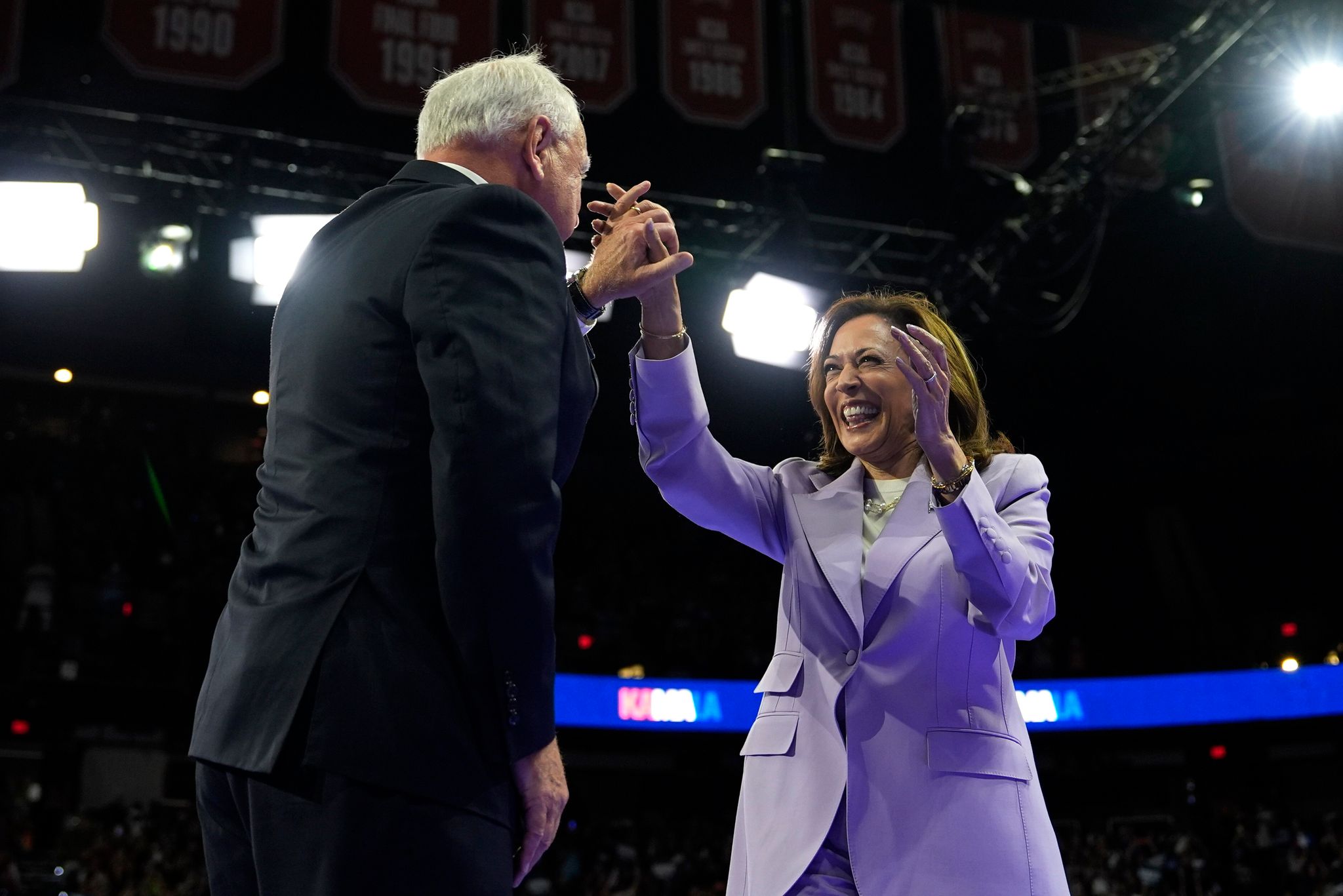 Demokraten nominieren Kamala Harris als Präsidentschaftskandidatin in Chicago