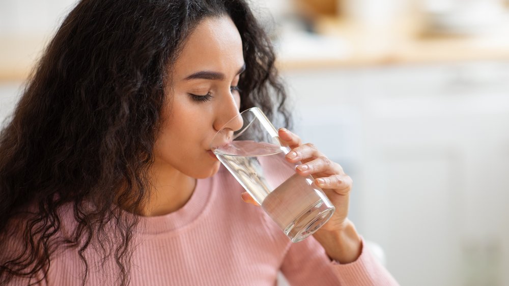 So erkennen Sie Dehydration: Warnsignale des Körpers