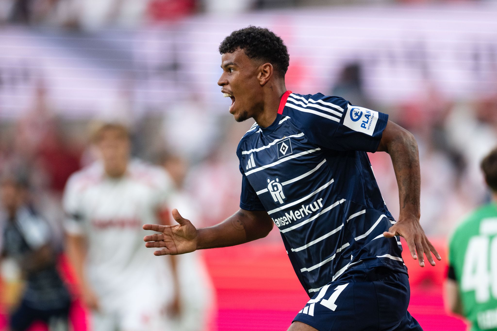 Hamburg besiegt Köln zum Zweitliga-Start