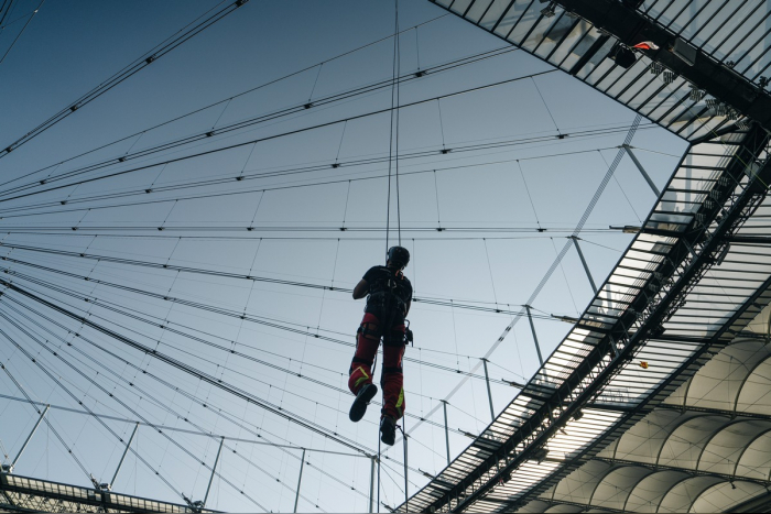 Essen: Feuerwehr Berlin gewinnt Leistungsvergleich Höhenrettung 2024