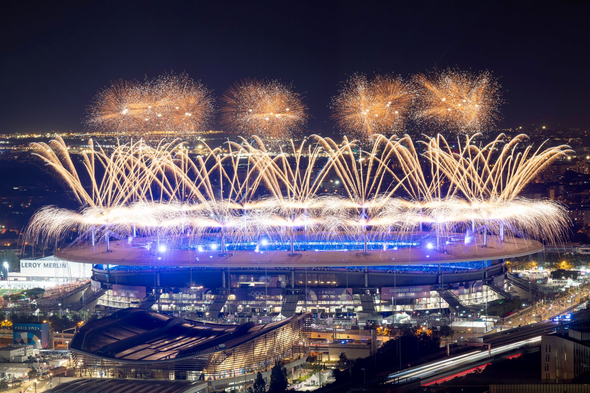 Paris beendet Olympische Spiele mit spektakulärer Show