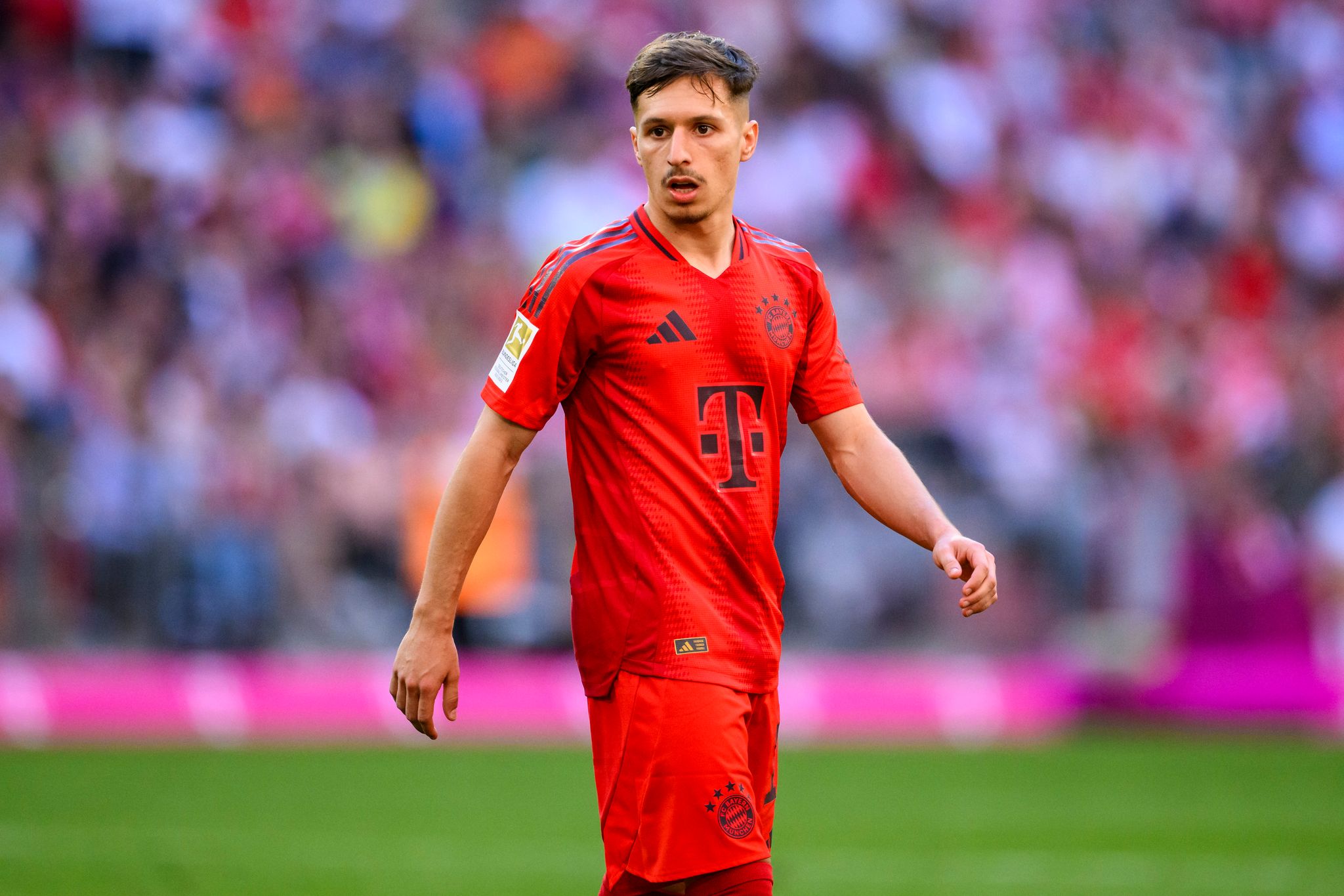 FC Bayern München verleiht Bryan Zaragoza nach Spanien