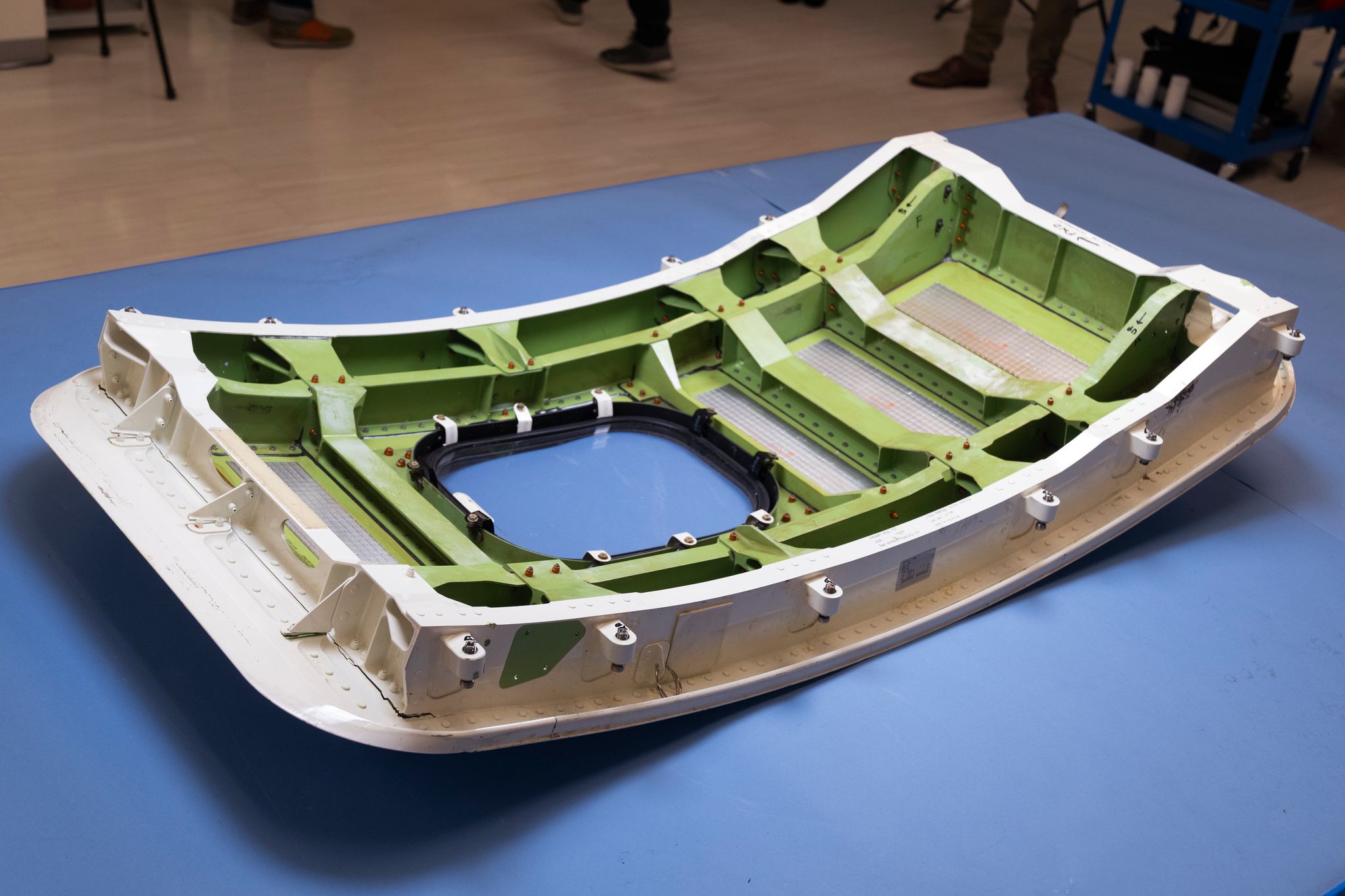 Boeing-Maschine verliert Rumpfteil im Steigflug