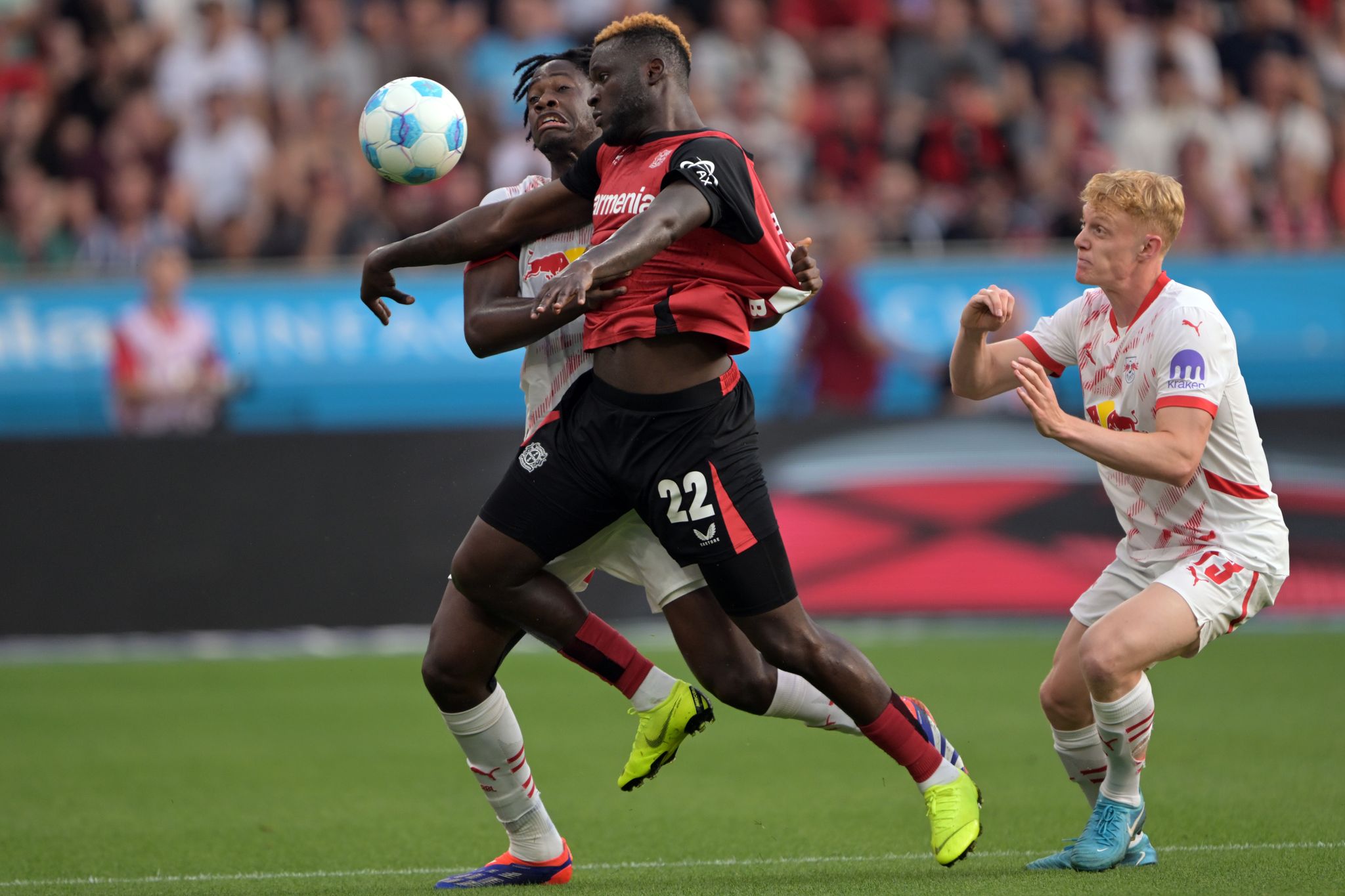 Bayers Erfolgsserie gerissen: 2:3 nach Openda-Doppelpack