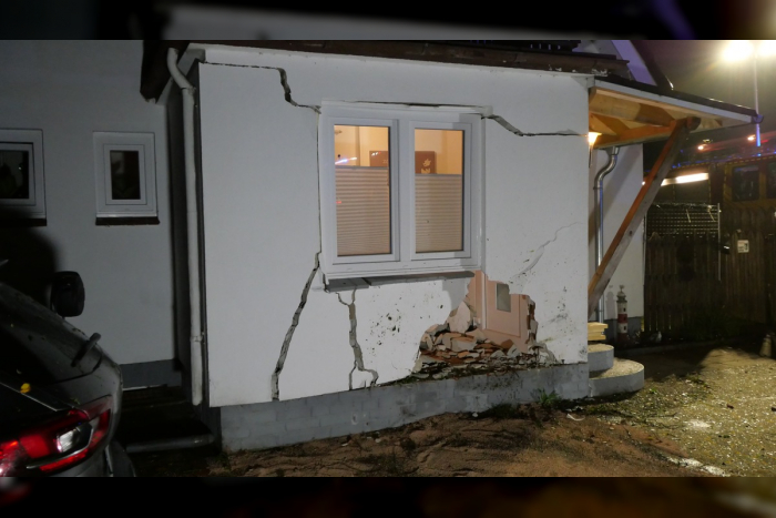 Elmshorn: Auto in Haus gefahren