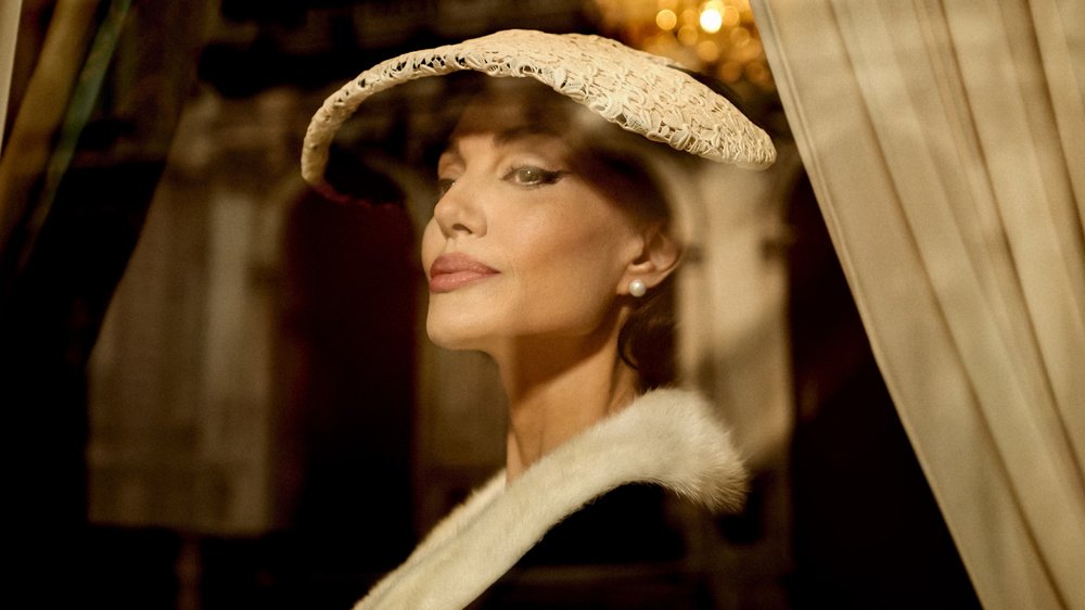 Angelina Jolie wird zu Maria Callas: Erster Teaser zum Biopic “Maria”