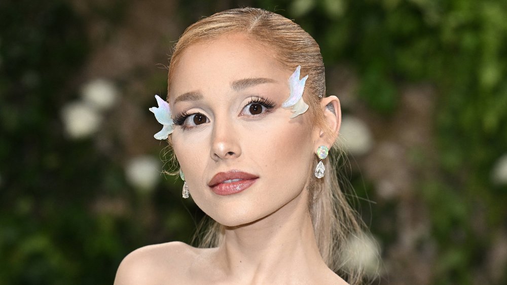 Ariana Grande räumt mit Gerüchten über Schönheits-OPs auf
