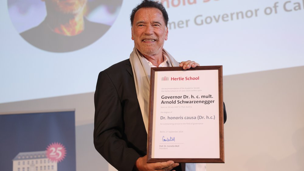 Arnold Schwarzenegger erhält Ehrendoktortitel in Berlin