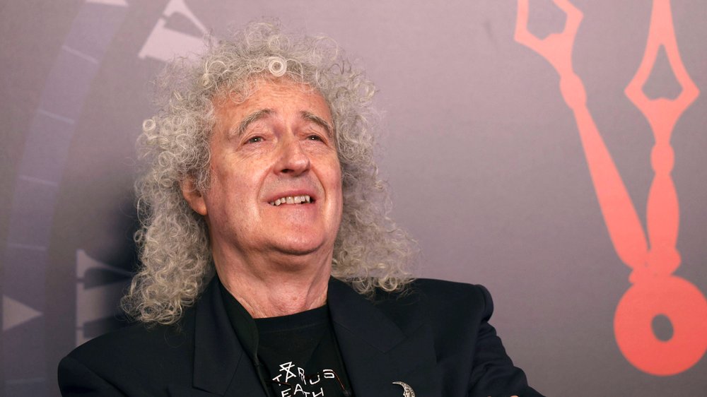 Brian May beruhigt Fans mit Cricket-Besuch nach Schlaganfall