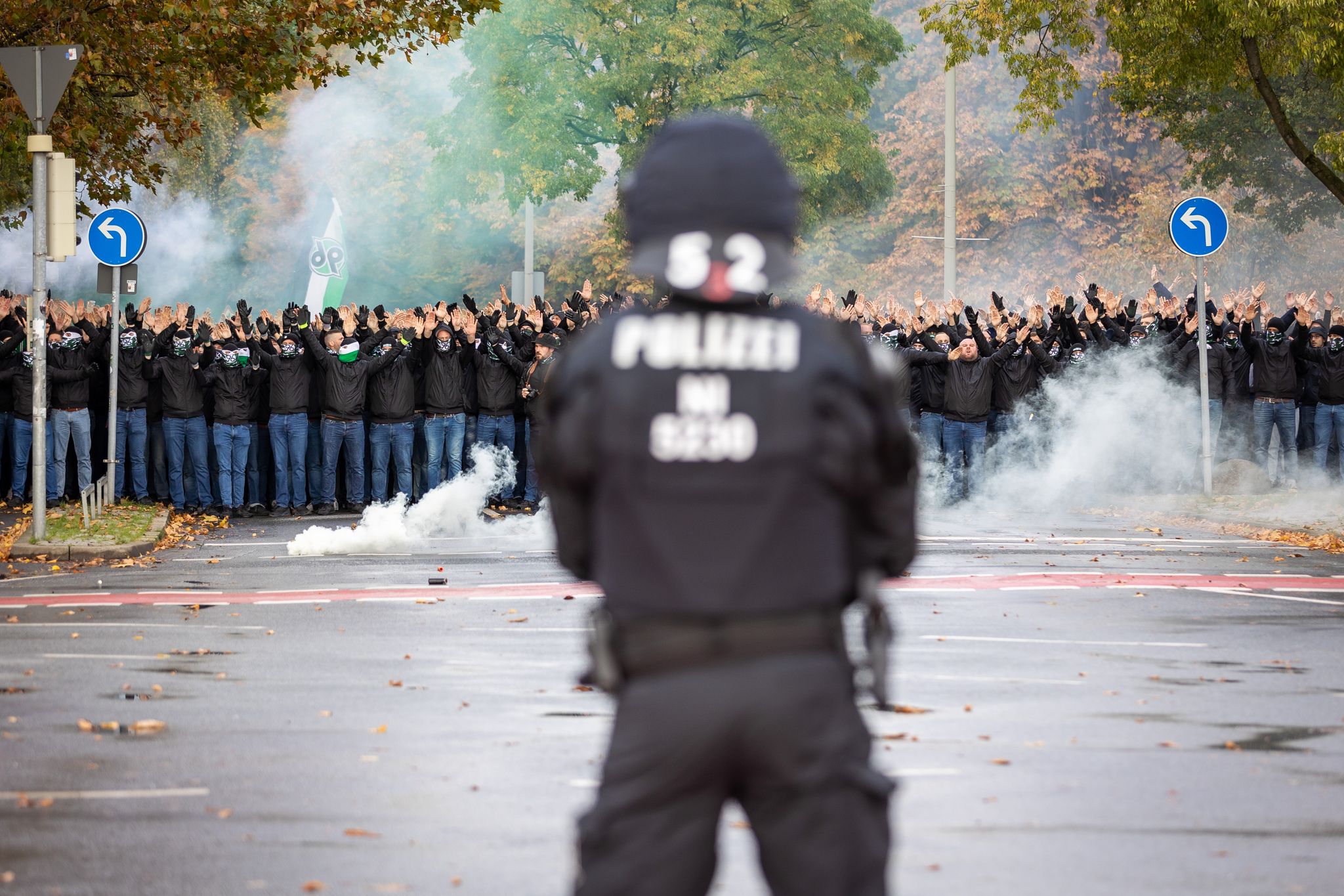 DFB entscheidet über Maßnahmen gegen Gewalt und Pyrotechnik