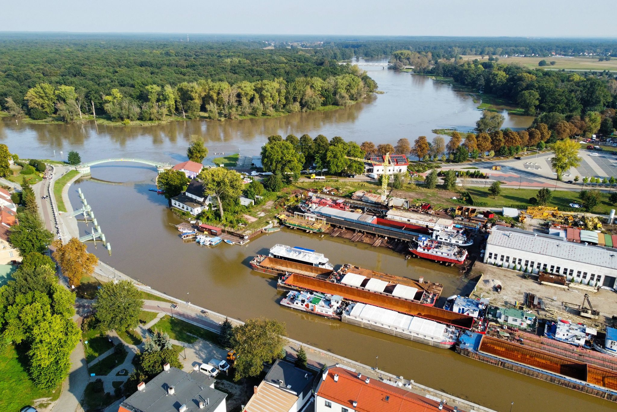 Oder-Hochwasser nähert sich deutscher Grenze,Alarmstufe Rot in Lebus – Hochwasserscheitel erreicht Kreisstadt Nowa Sol.