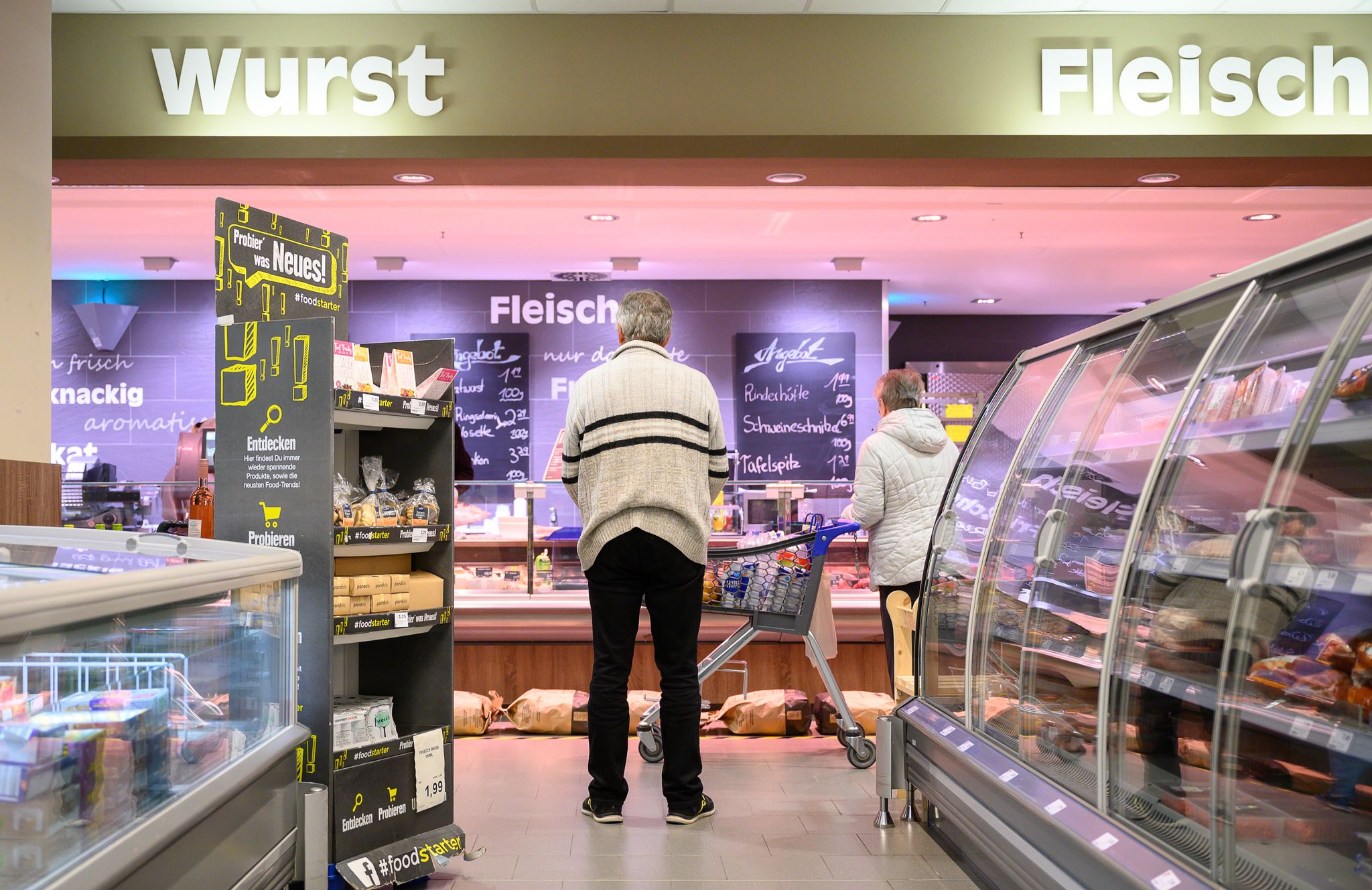 Supermarktketten in Deutschland suchen tausende neue Mitarbeiter für Bedientheken