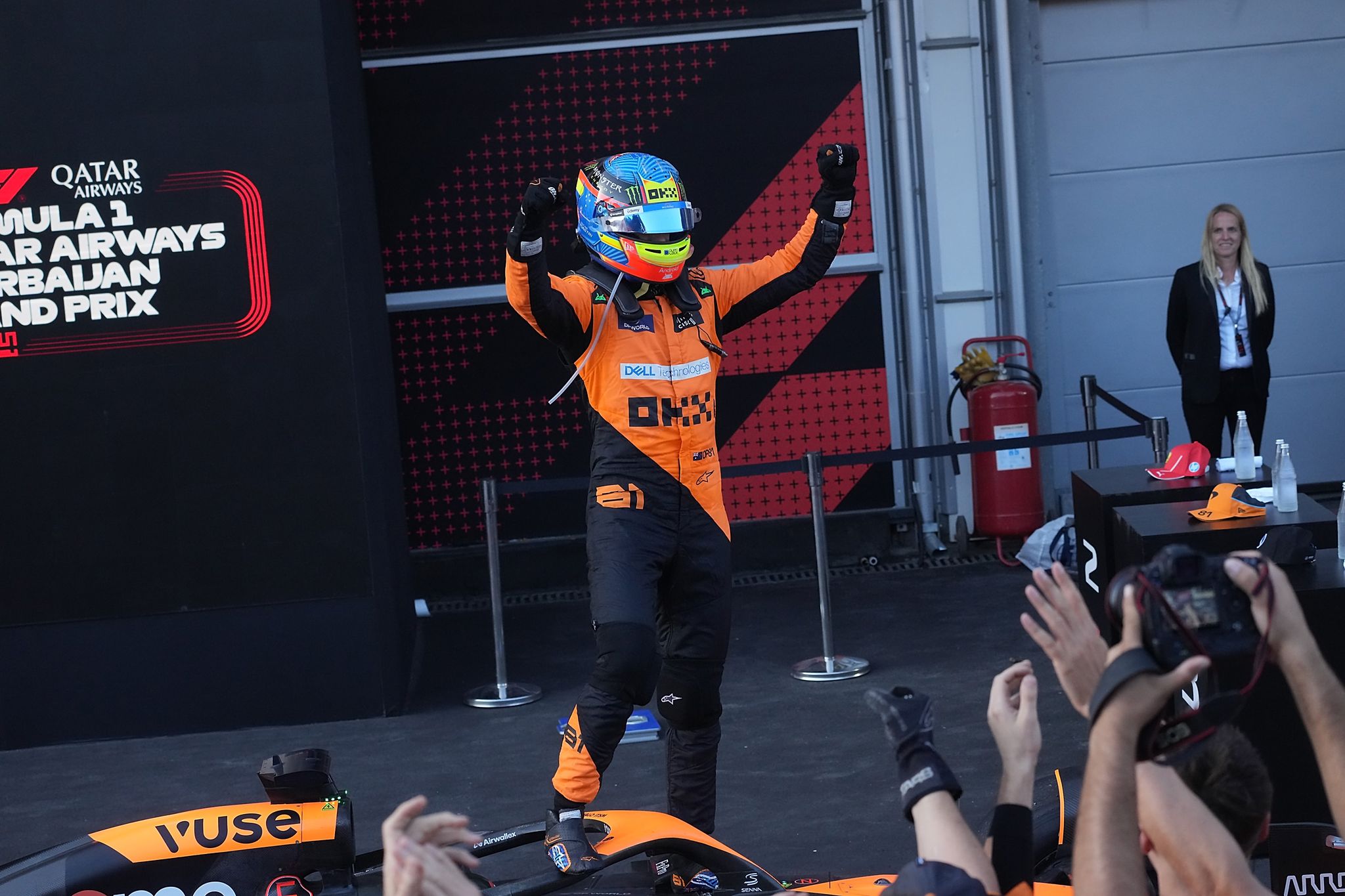 Oscar Piastri triumphiert in Baku, McLaren auf dem Vormarsch