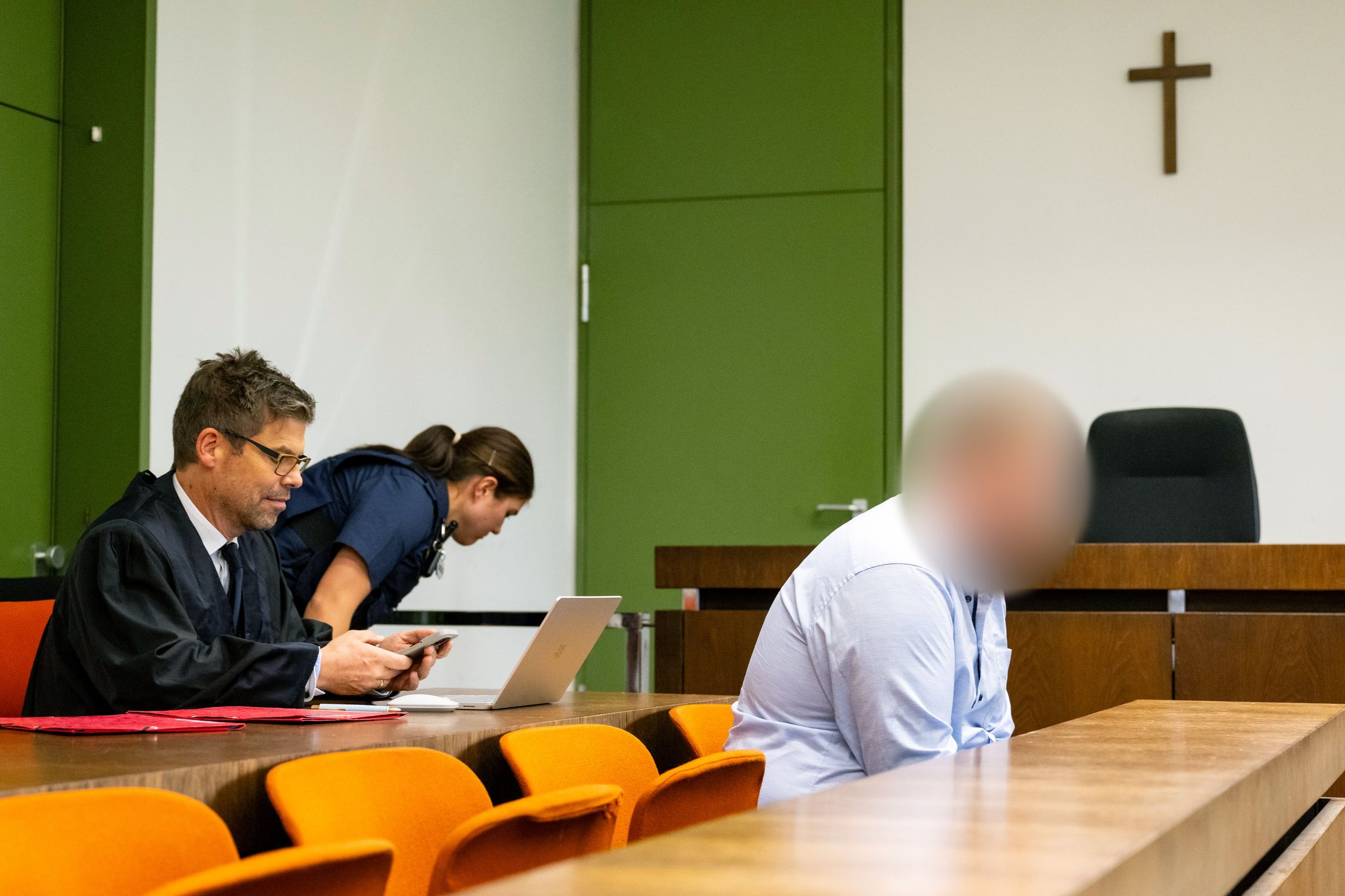 38-Jähriger verurteilt: Frauen über Dating-Apps betrogen