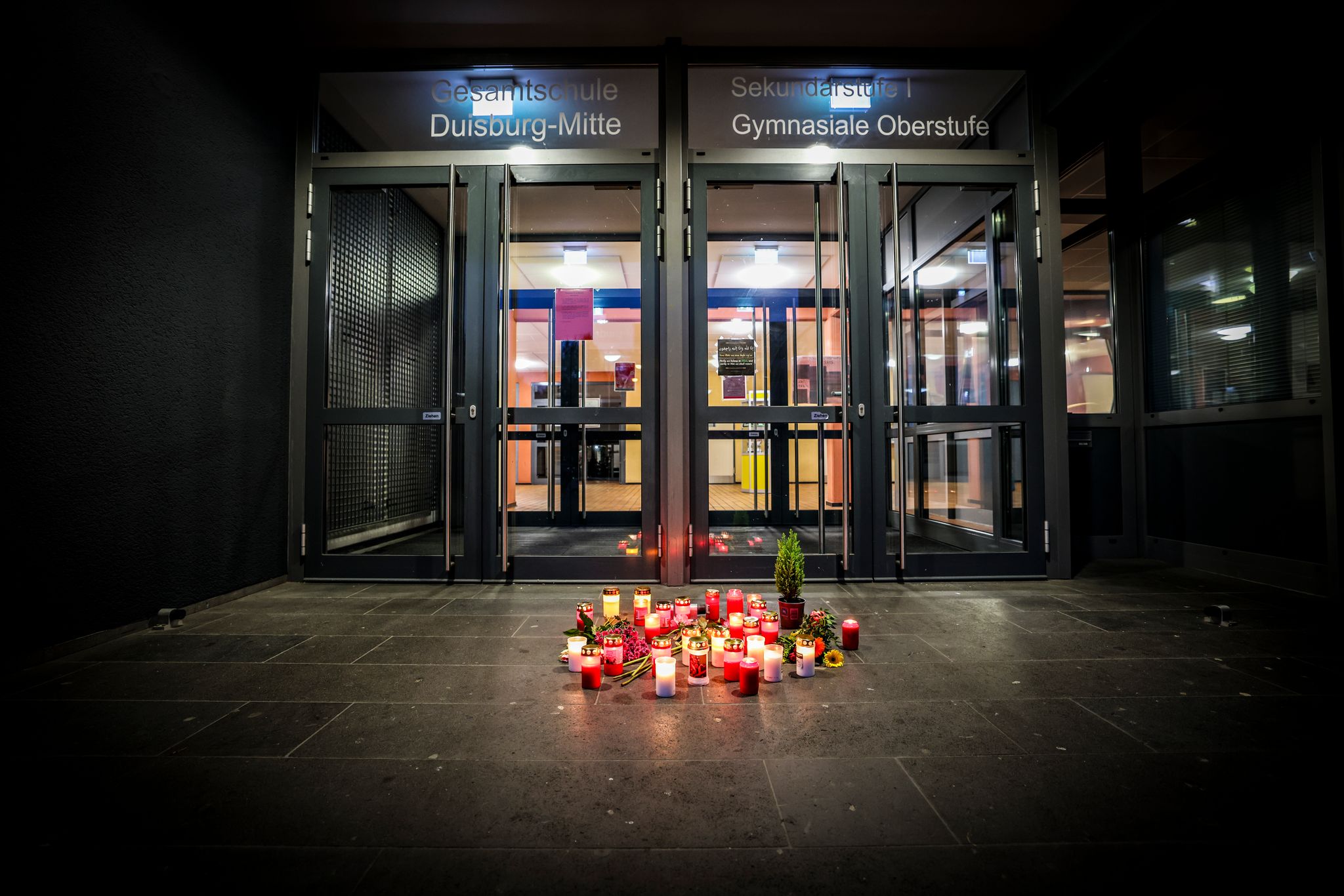 Trauerfeier in Duisburg nach Tod von zwei Schülerinnen