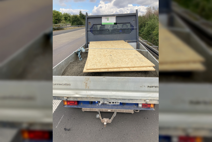 Langenselbold: Einbruch in Kiosk; Täter flieht mit Sackkarre