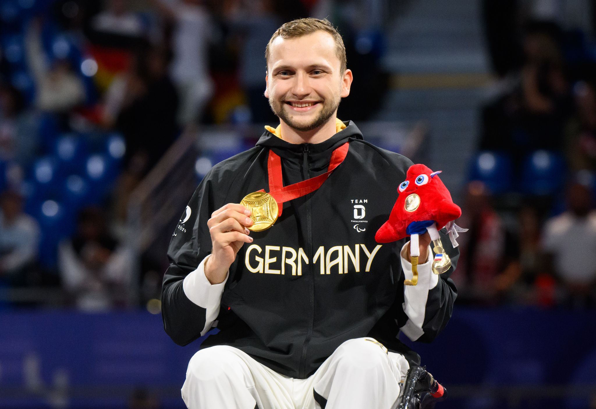 Rollstuhlfechter Maurice Schmidt gewinnt Gold bei Paralympics in Paris