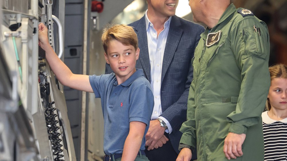 Prinz George absolviert erste Flugstunde unter den Augen seiner Eltern