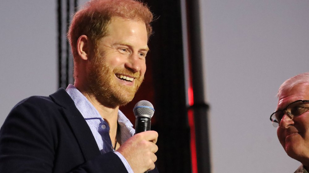 Prinz Harry überrascht Charity-Konzert solo