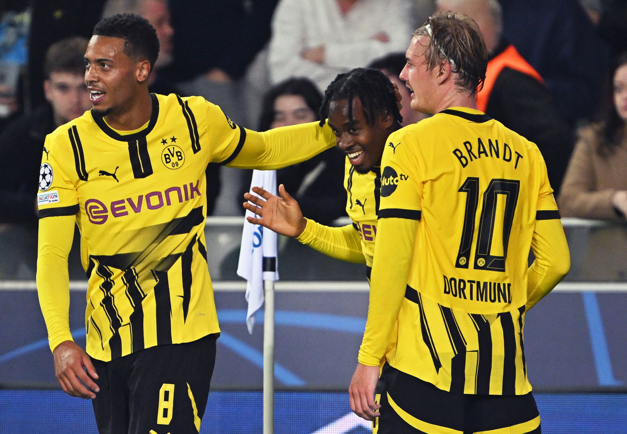 Erst schwach, dann trifft Gittens: BVB gewinnt in Brügge