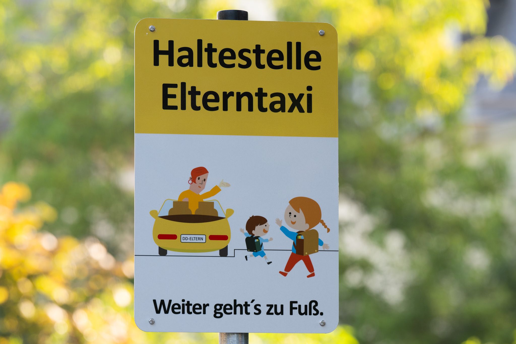 Eltern-Taxis gefährden Schulkinder im Straßenverkehr
