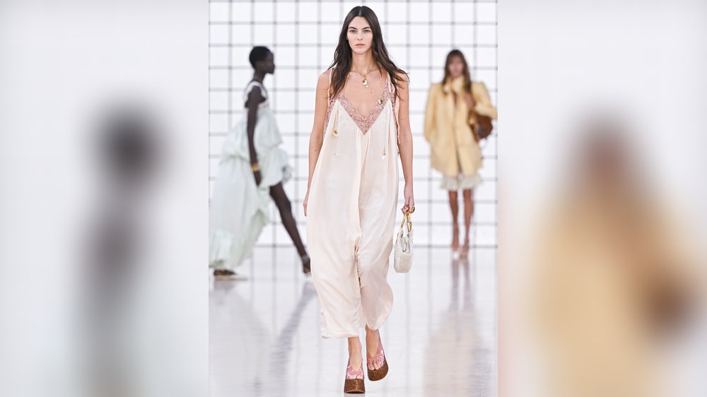 Topmodel Vittoria Ceretti erobert die Pariser Fashion Week