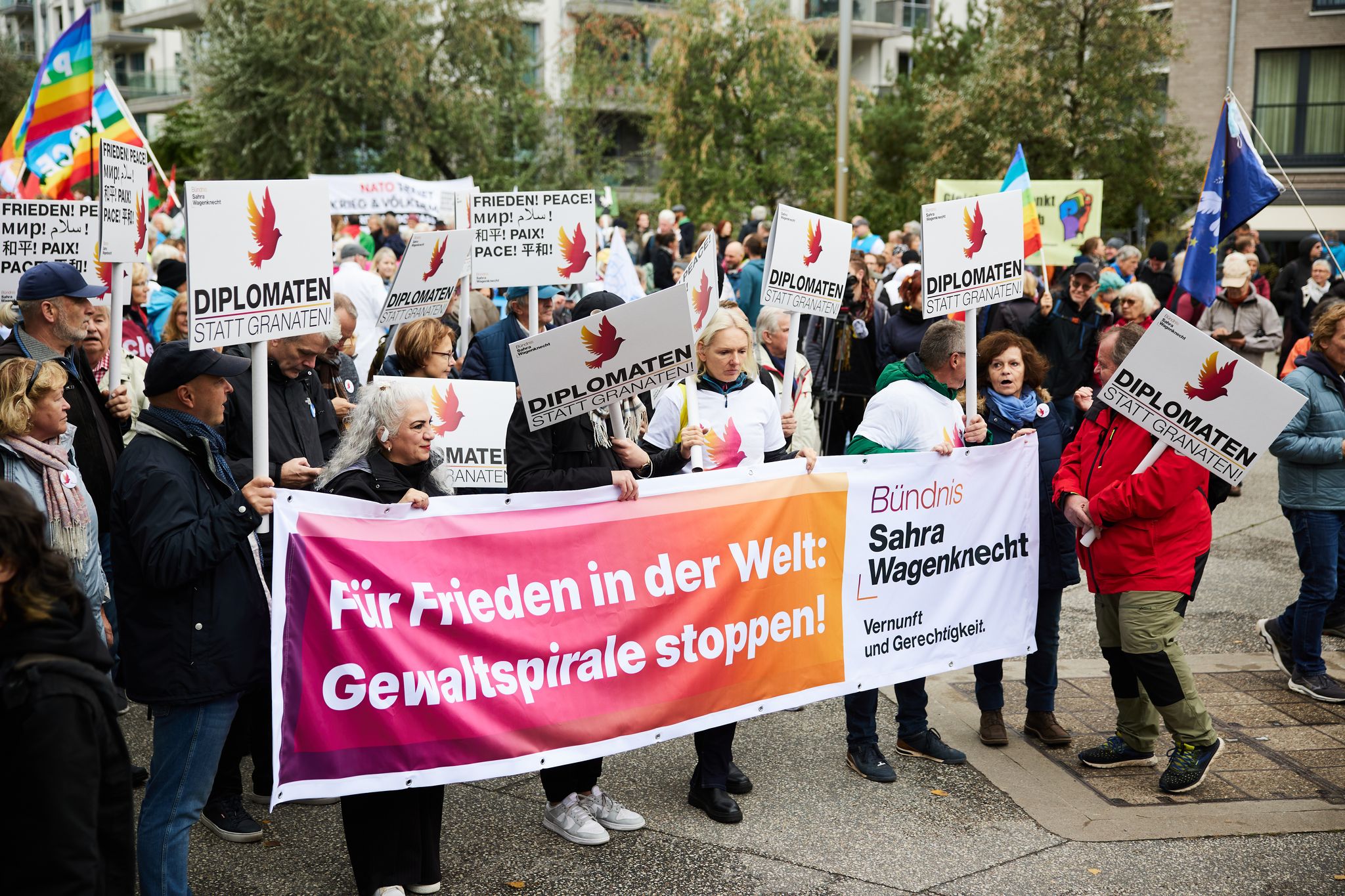 Forderung nach Frieden: Wagenknecht fordert Gespräche mit Putin