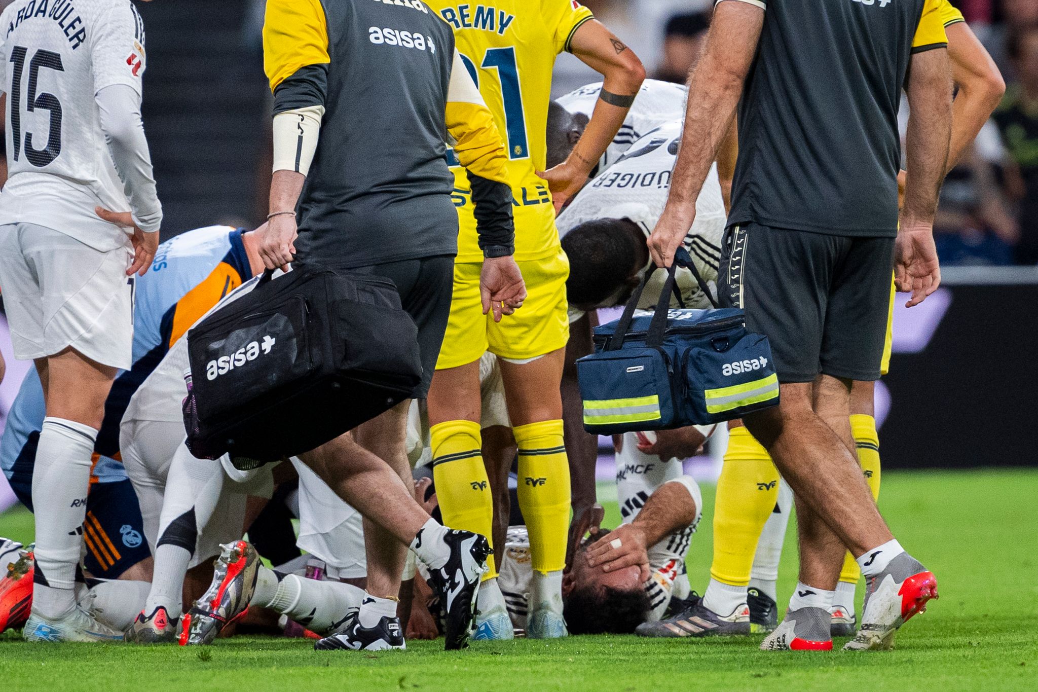 Real Madrids Kapitän Dani Carvajal erleidet schwere Knieverletzung