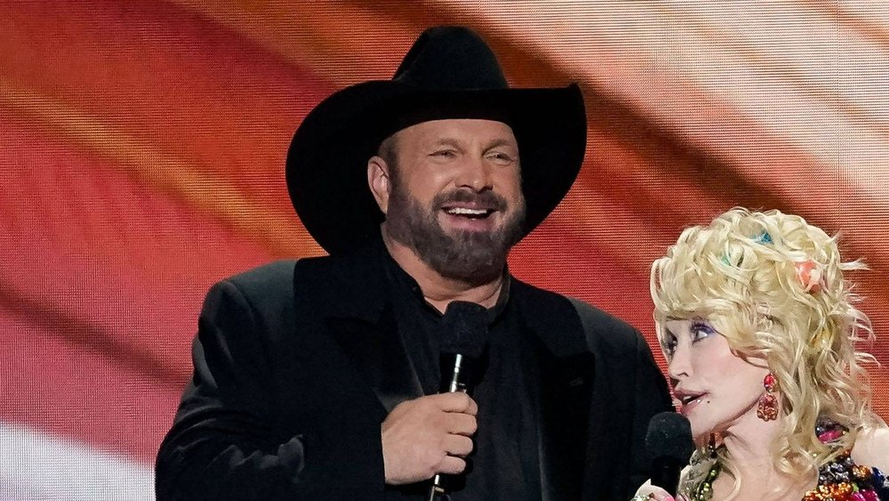 Garth Brooks unter schweren Vorwürfen: Klage wegen Vergewaltigung eingereicht