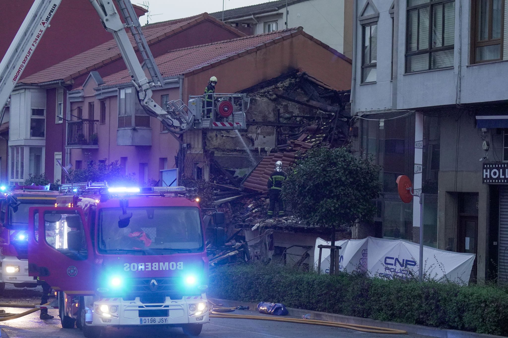 Mindestens drei Tote bei Wohnhaus-Einsturz in Spanien