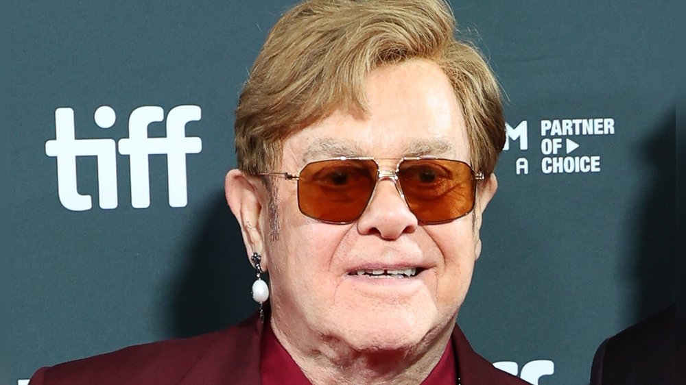 Elton John kehrt für Joni Mitchell auf die Bühne zurück