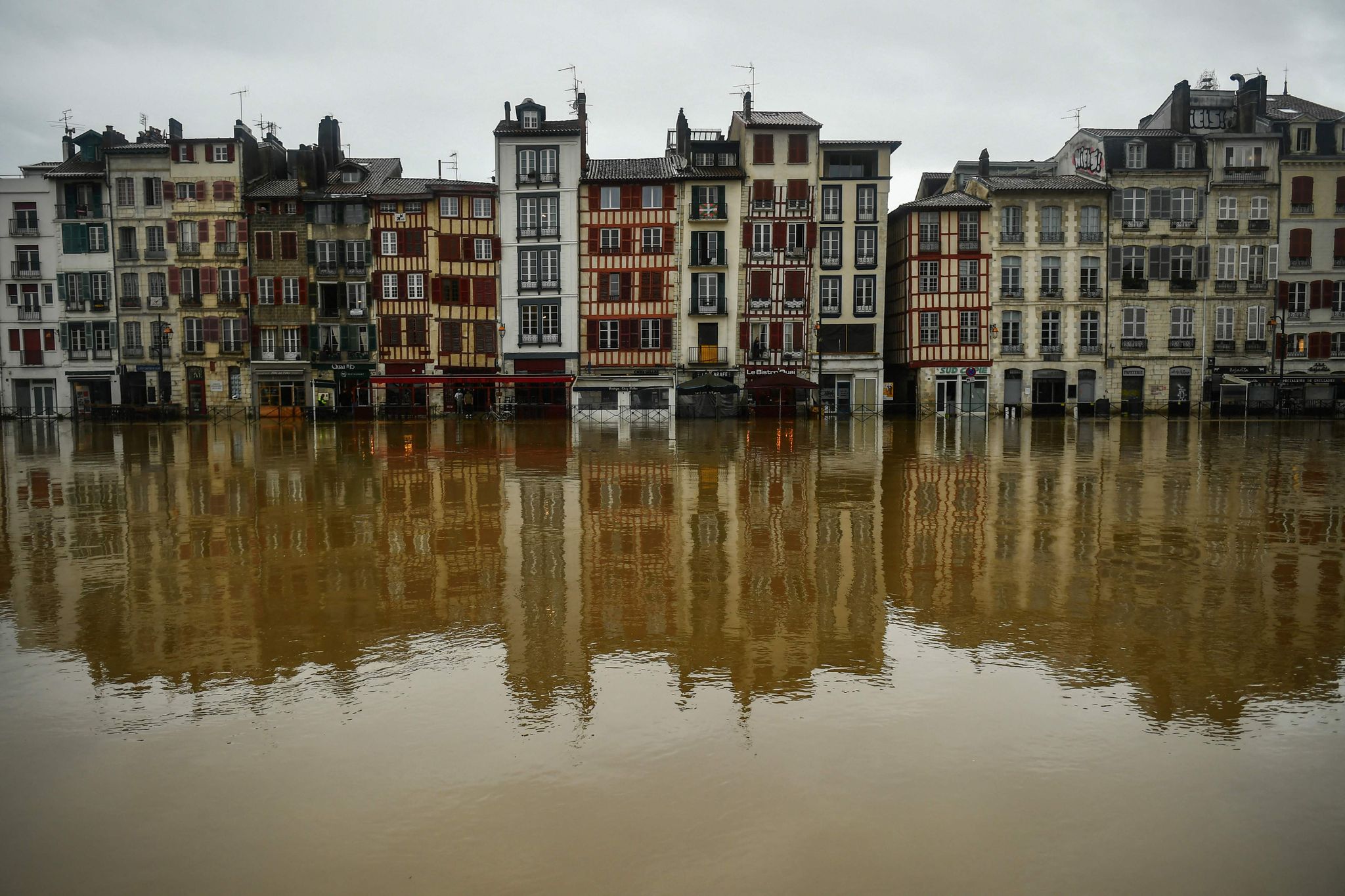 «Ein Trauma»: Frankreich kämpft gegen Wassermassen