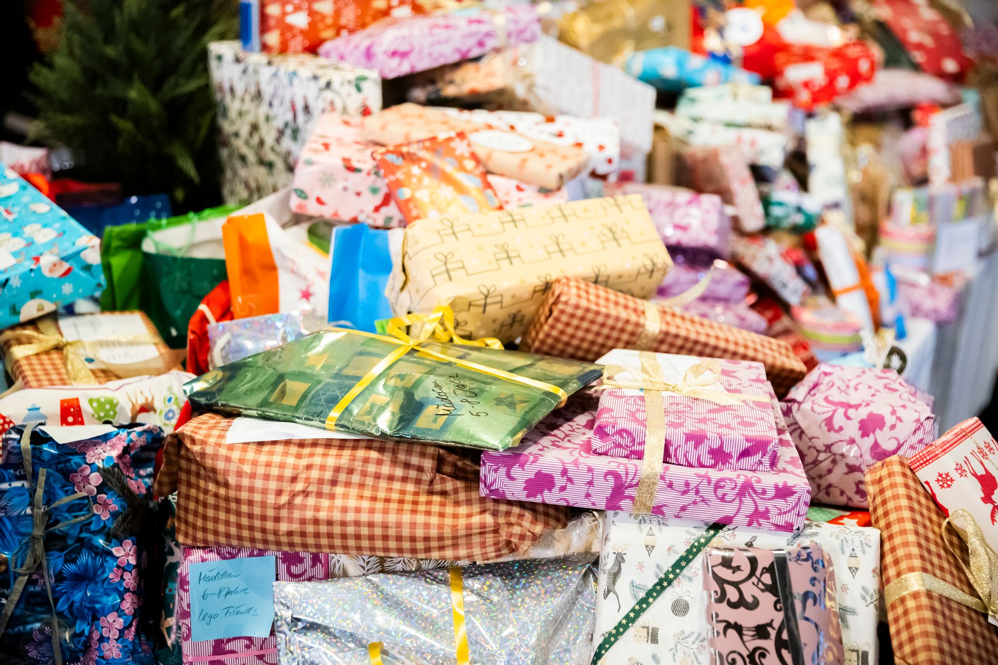 Mehr als jeder Dritte will weniger für Weihnachten ausgeben