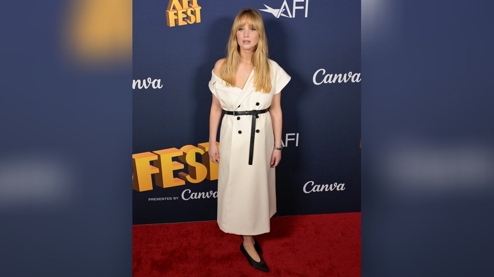 Jennifer Lawrence zeigt Babybauch bei Filmpremiere in L.A.
