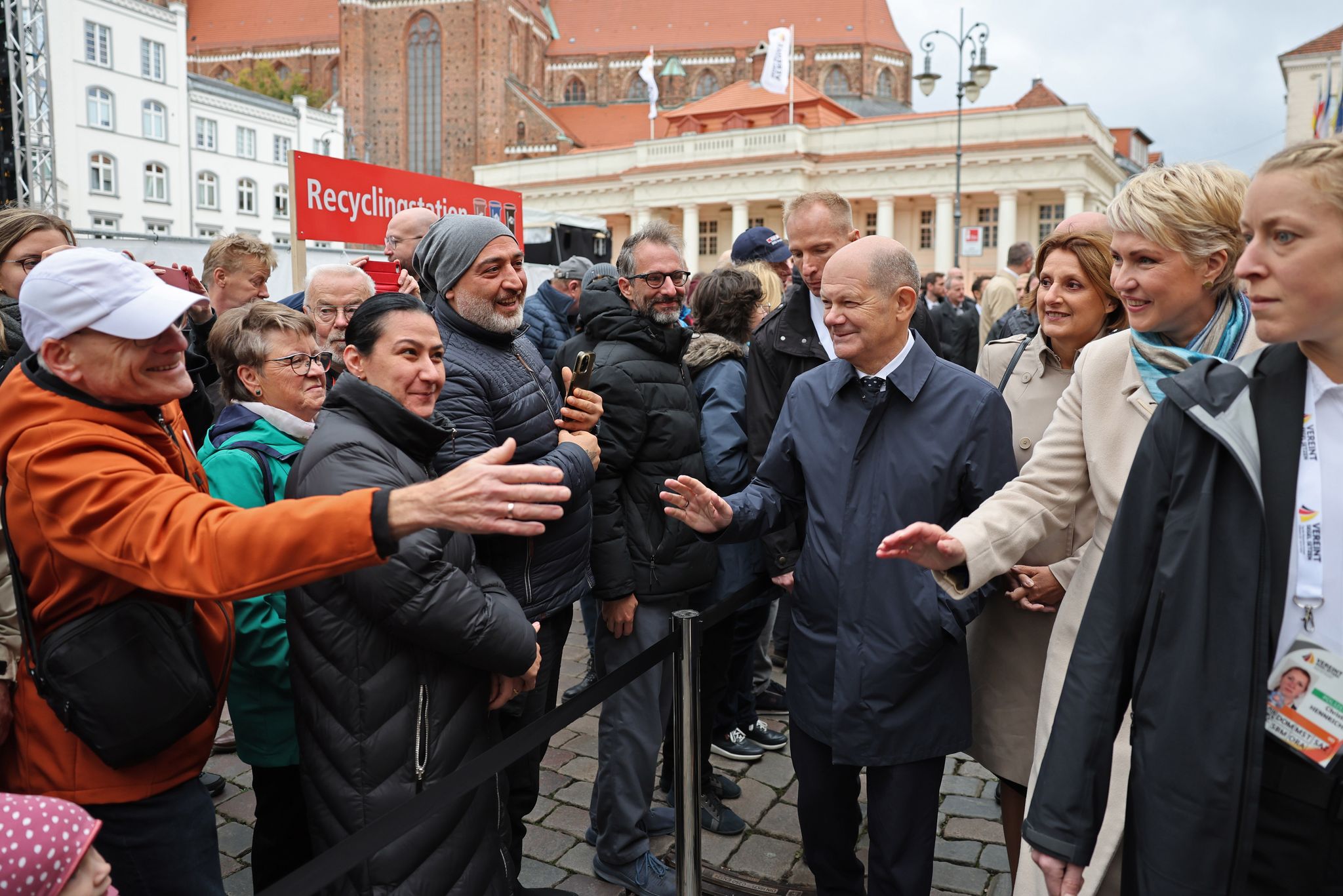 Olaf Scholz: Deutsche Einheit nicht perfekt nach 34 Jahren