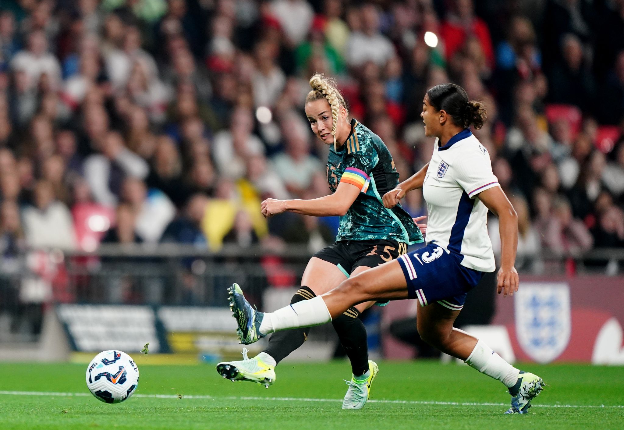 Deutschland siegt 4:3 gegen England im Wembley-Wahnsinn