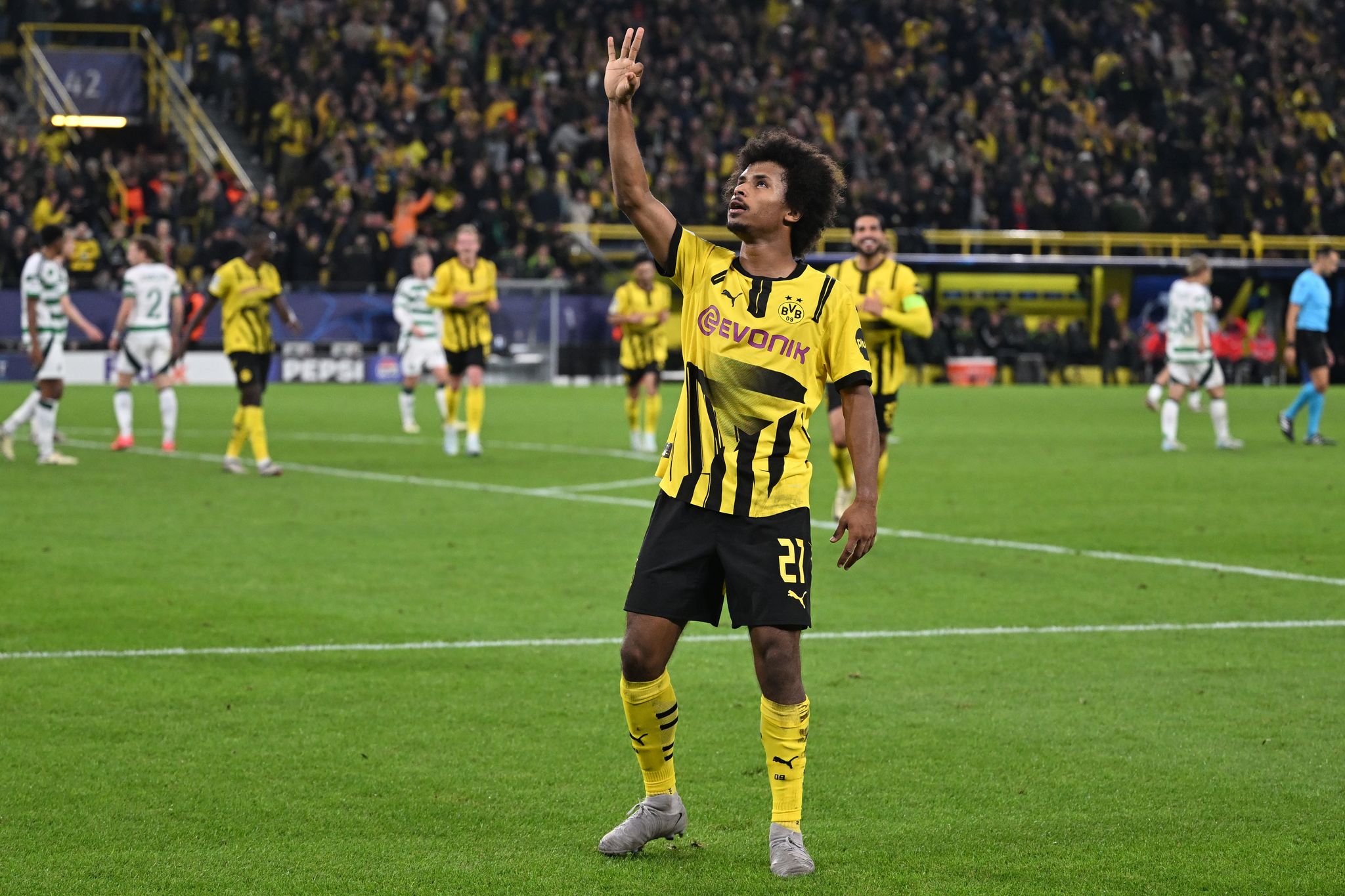 Berauschende Adeyemi-Gala mit Sorgen: BVB entzaubert Celtic