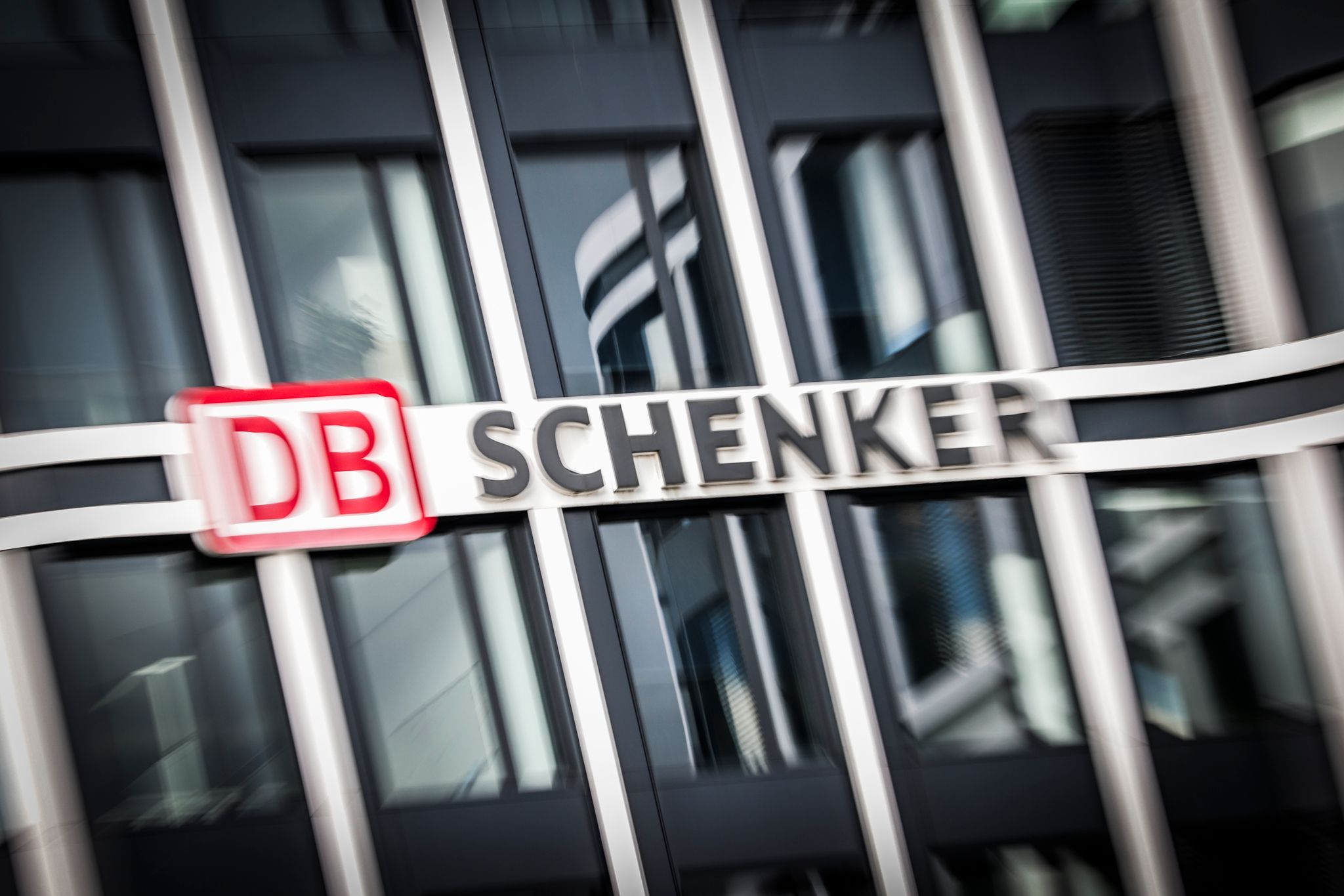 Deutsche Bahn verkauft Logistiktochter DB Schenker an DSV