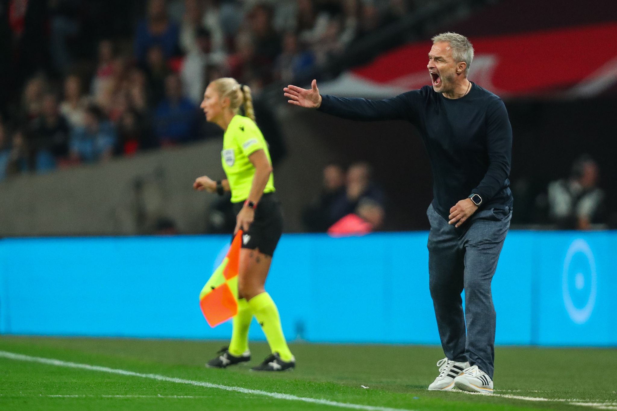 Deutschland bezwingt England in spektakulärem Spiel