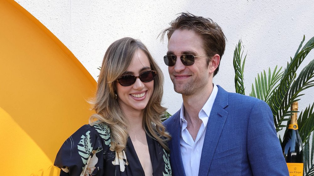 Robert Pattinson und Suki Waterhouse strahlen als Eltern bei Polo-Event