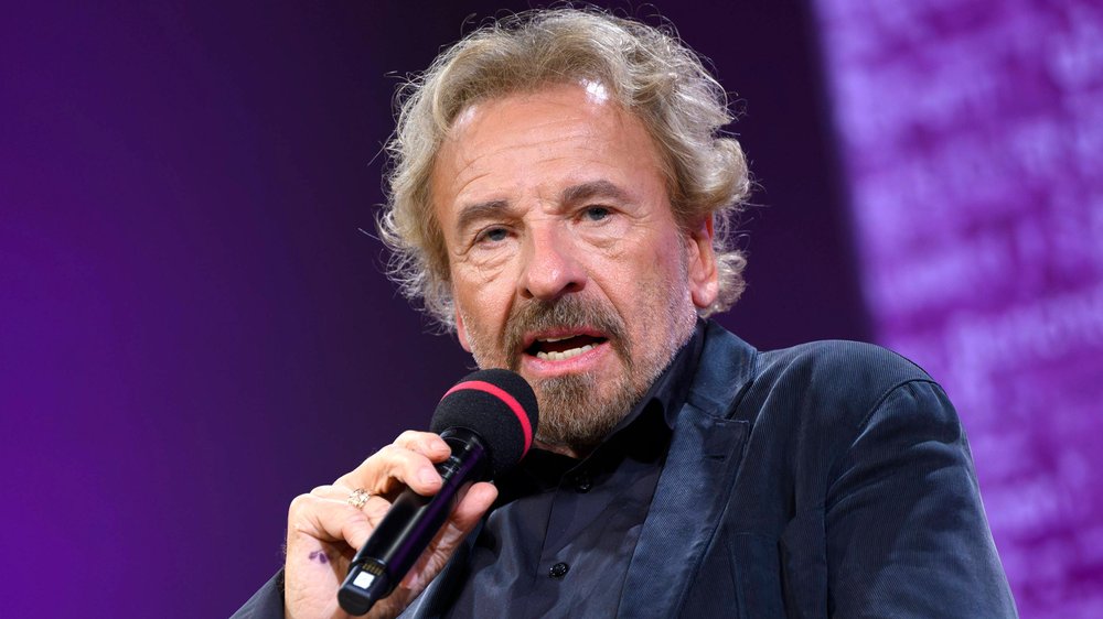 „Weise jeden Vorwurf von mir“: Thomas Gottschalk zu Berührungen im TV